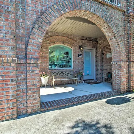 Southport Condo With Fire Pit, Deck And Private Pool